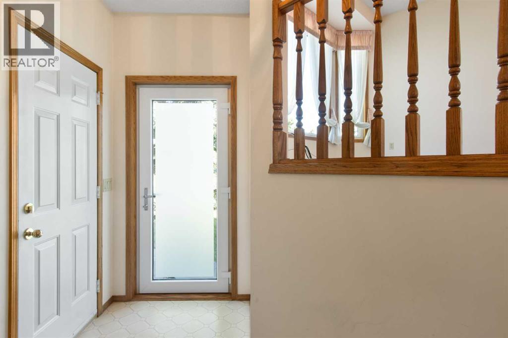 18 West Park Place, Cochrane, Alberta  T4C 1J7 - Photo 21 - A2326015