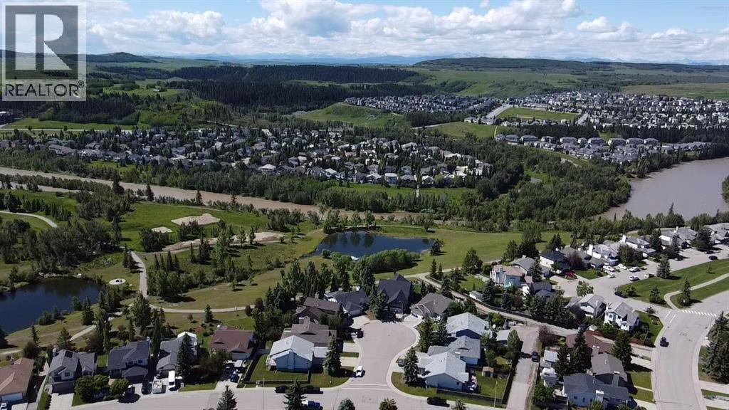 18 West Park Place, Cochrane, Alberta  T4C 1J7 - Photo 39 - A2326015