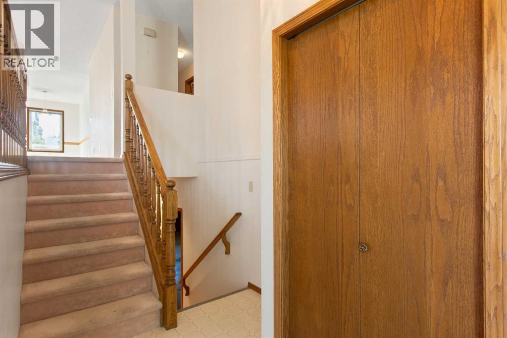 18 West Park Place, Cochrane, Alberta  T4C 1J7 - Photo 22 - A2326015