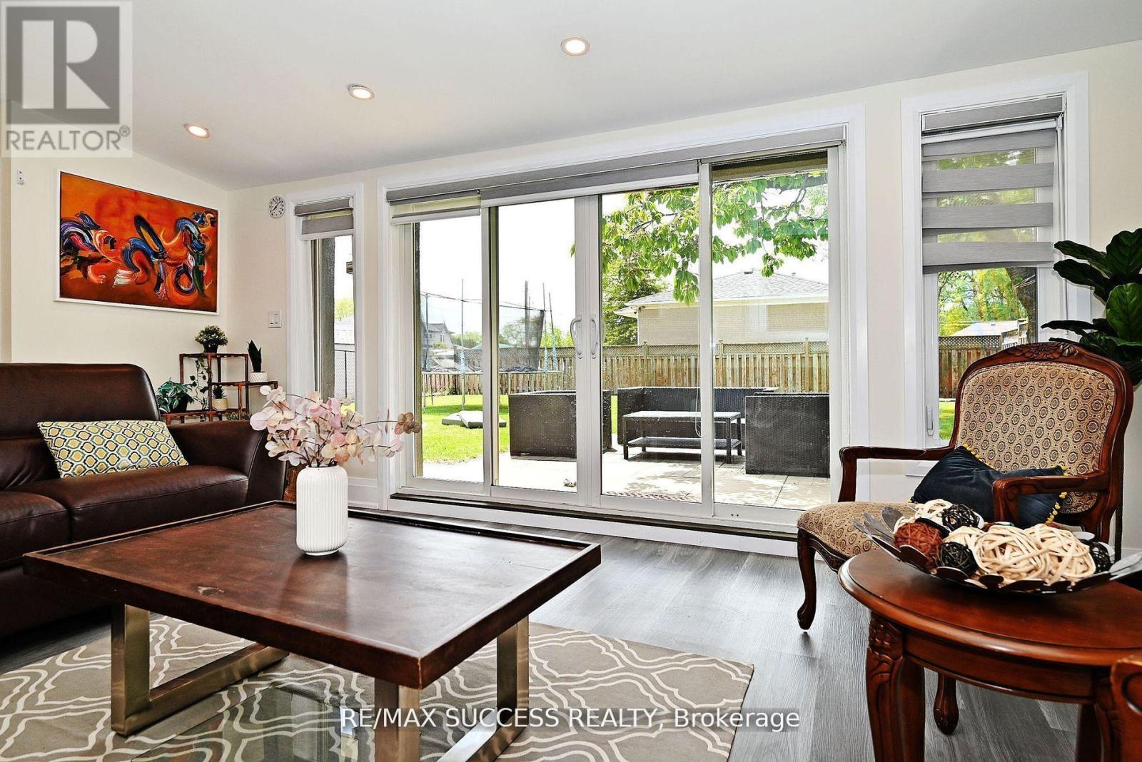 492 Sherin Drive, Oakville, Ontario  L6L 4J8 - Photo 21 - W12878136