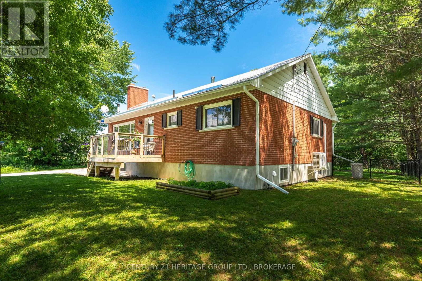 471 Lyndhurst Road, Leeds And The Thousand Islands, Ontario K0E 1N0 - Photo 3 - X13545916