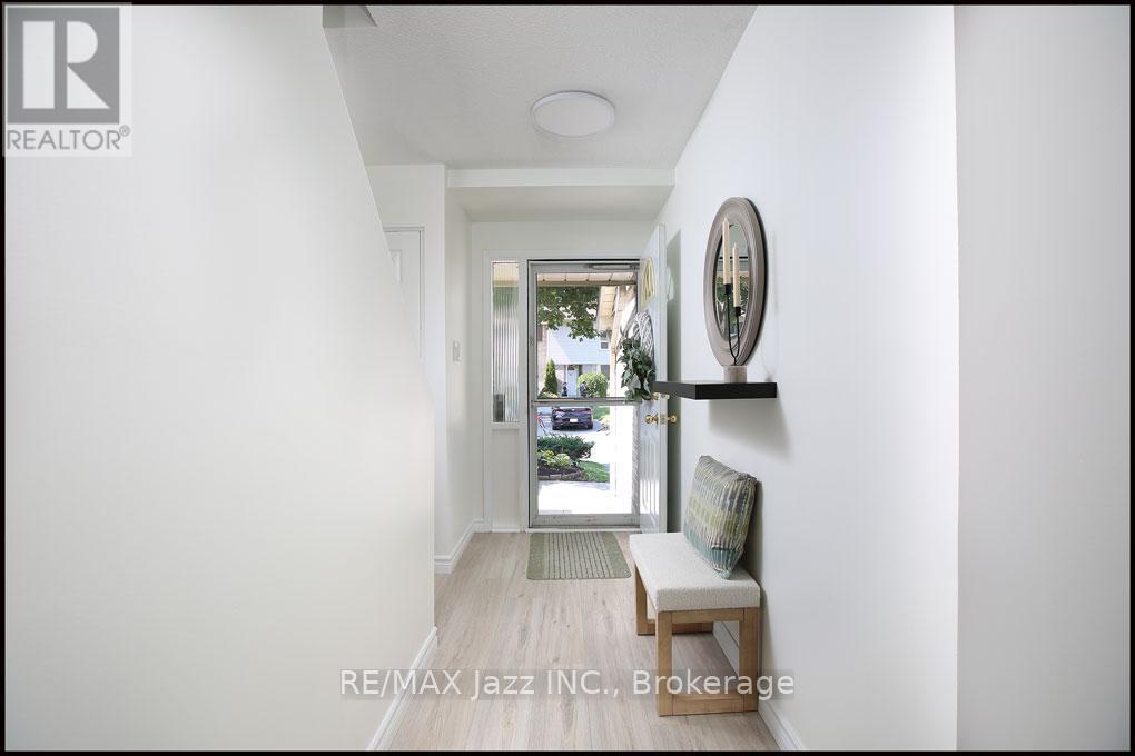 90 - 611 Galahad Drive, Oshawa, Ontario  L1K 1M1 - Photo 2 - E13545954