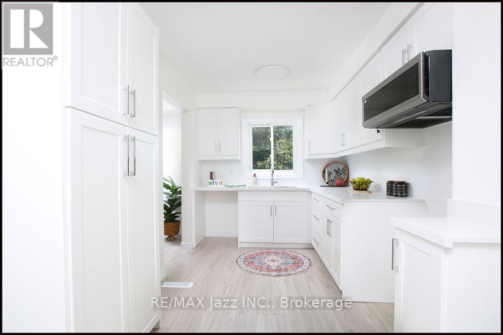 90 - 611 Galahad Drive, Oshawa, Ontario  L1K 1M1 - Photo 3 - E13545954