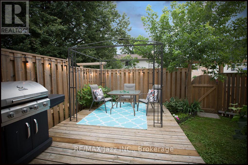 90 - 611 Galahad Drive, Oshawa, Ontario  L1K 1M1 - Photo 7 - E13545954