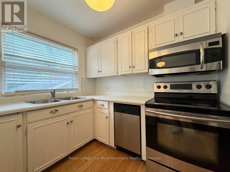 Main - 73 Eugenia Street, Barrie, Ontario  L4M 1P9 - Photo 10 - S13546020