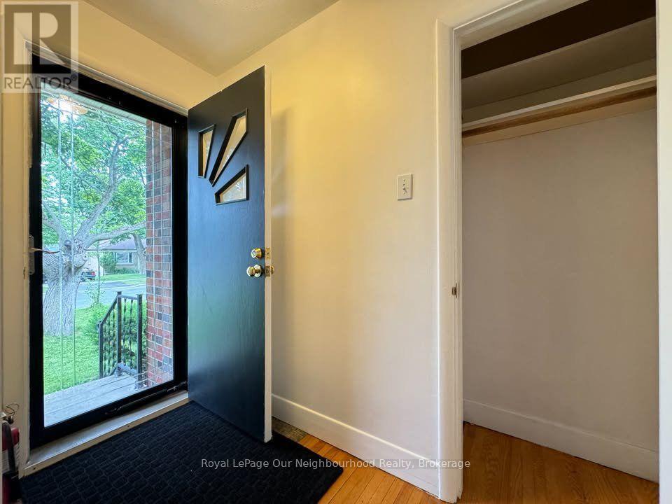 Main - 73 Eugenia Street, Barrie, Ontario  L4M 1P9 - Photo 3 - S13546020