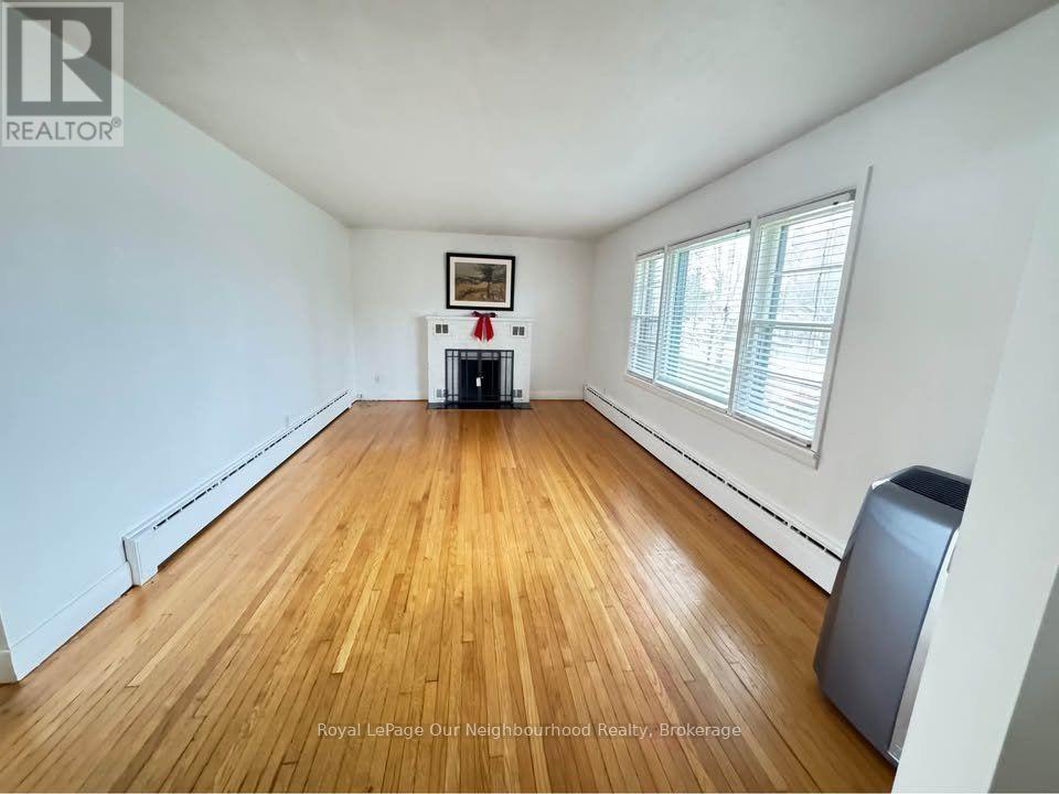 Main - 73 Eugenia Street, Barrie, Ontario  L4M 1P9 - Photo 5 - S13546020