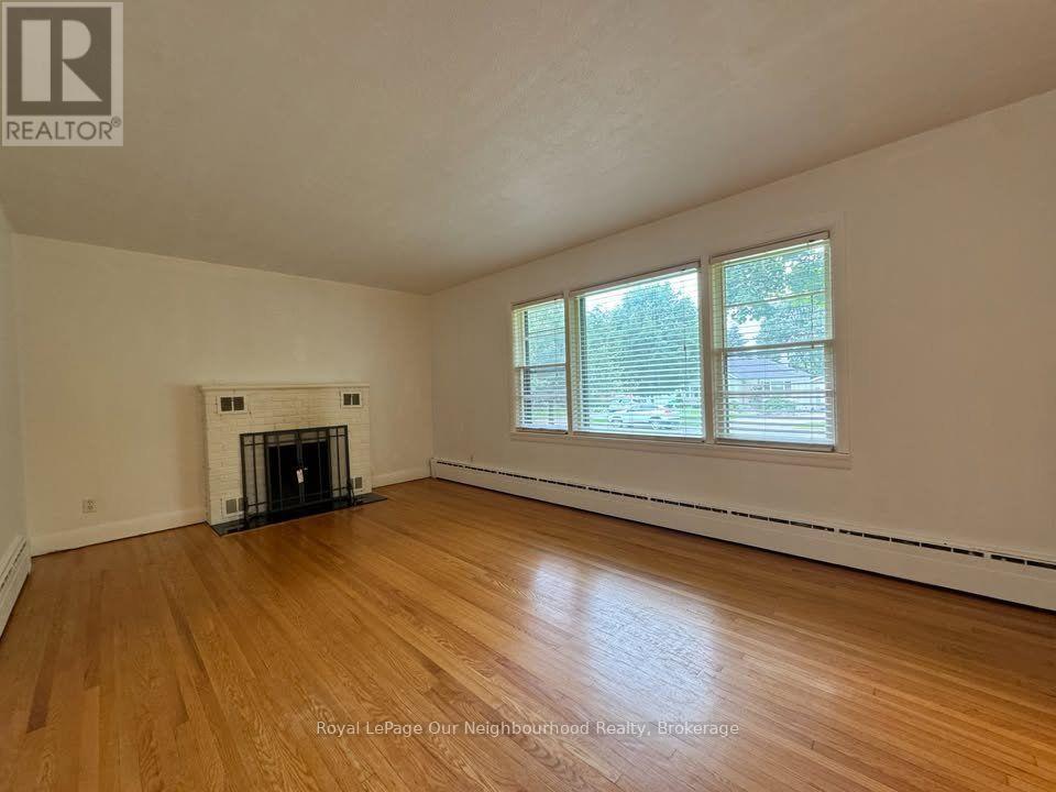 Main - 73 Eugenia Street, Barrie, Ontario  L4M 1P9 - Photo 6 - S13546020