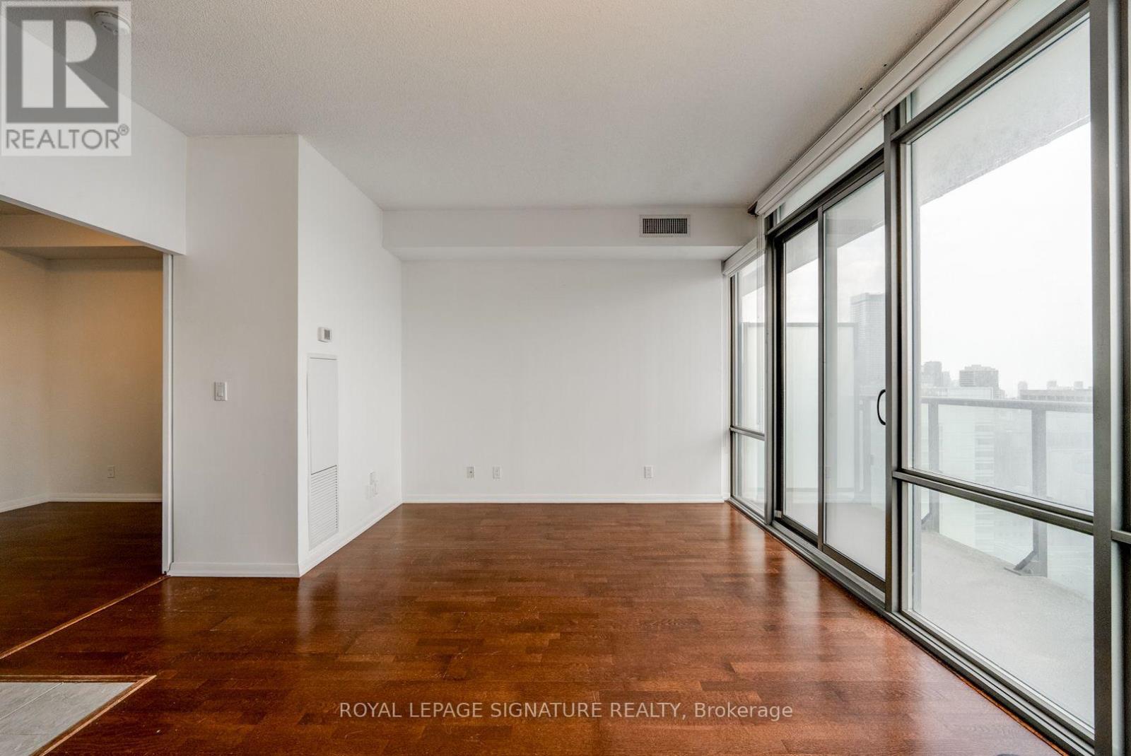 2501 - 832 Bay Street, Toronto, Ontario  M5S 1Z6 - Photo 2 - C13545904