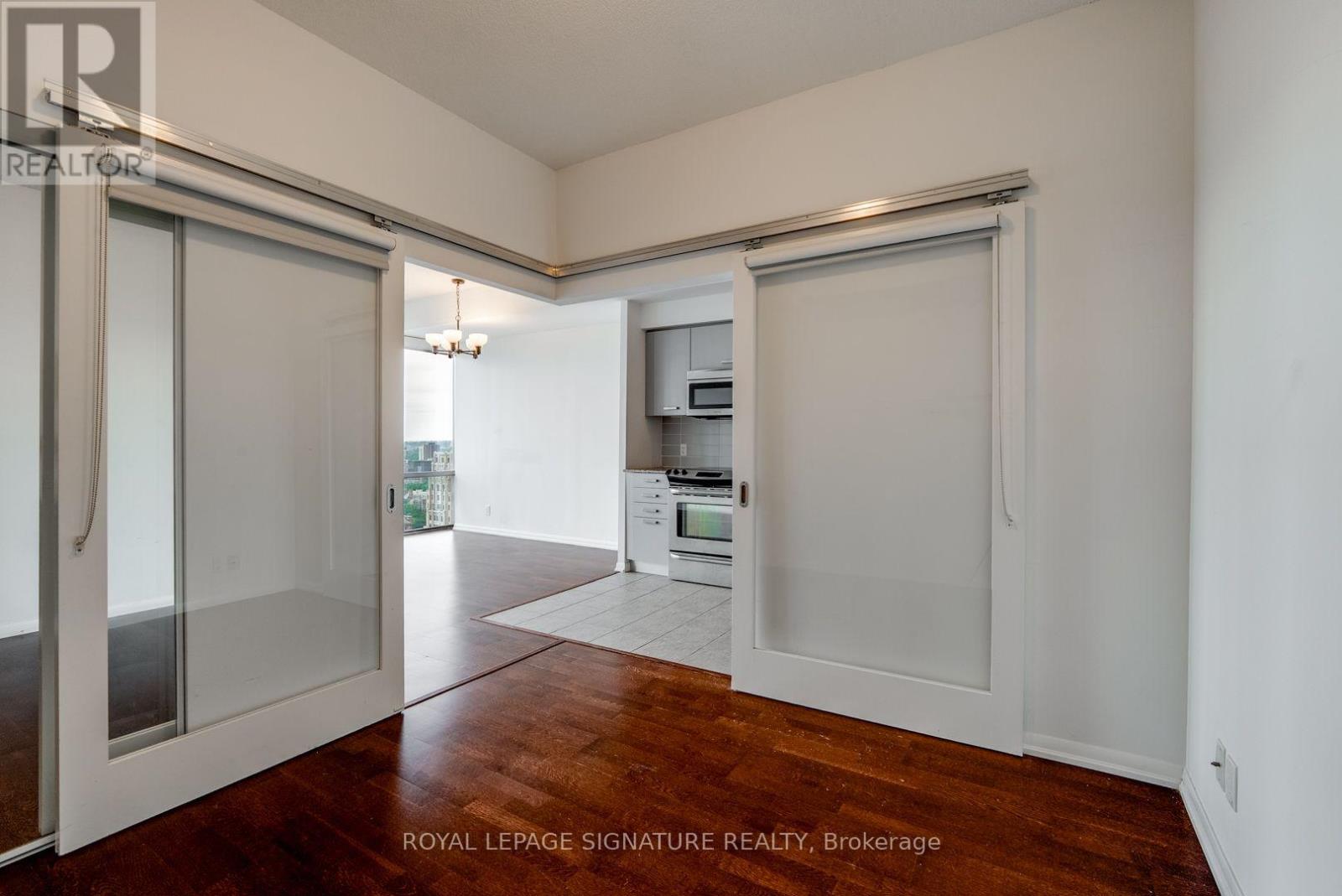 2501 - 832 Bay Street, Toronto, Ontario  M5S 1Z6 - Photo 6 - C13545904