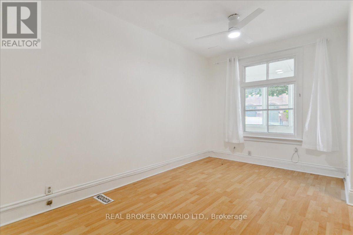 162 Jones Avenue, Toronto, Ontario M4M 3A3 - Photo 12 - E13546018