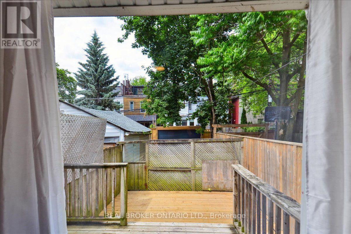 162 Jones Avenue, Toronto, Ontario M4M 3A3 - Photo 16 - E13546018