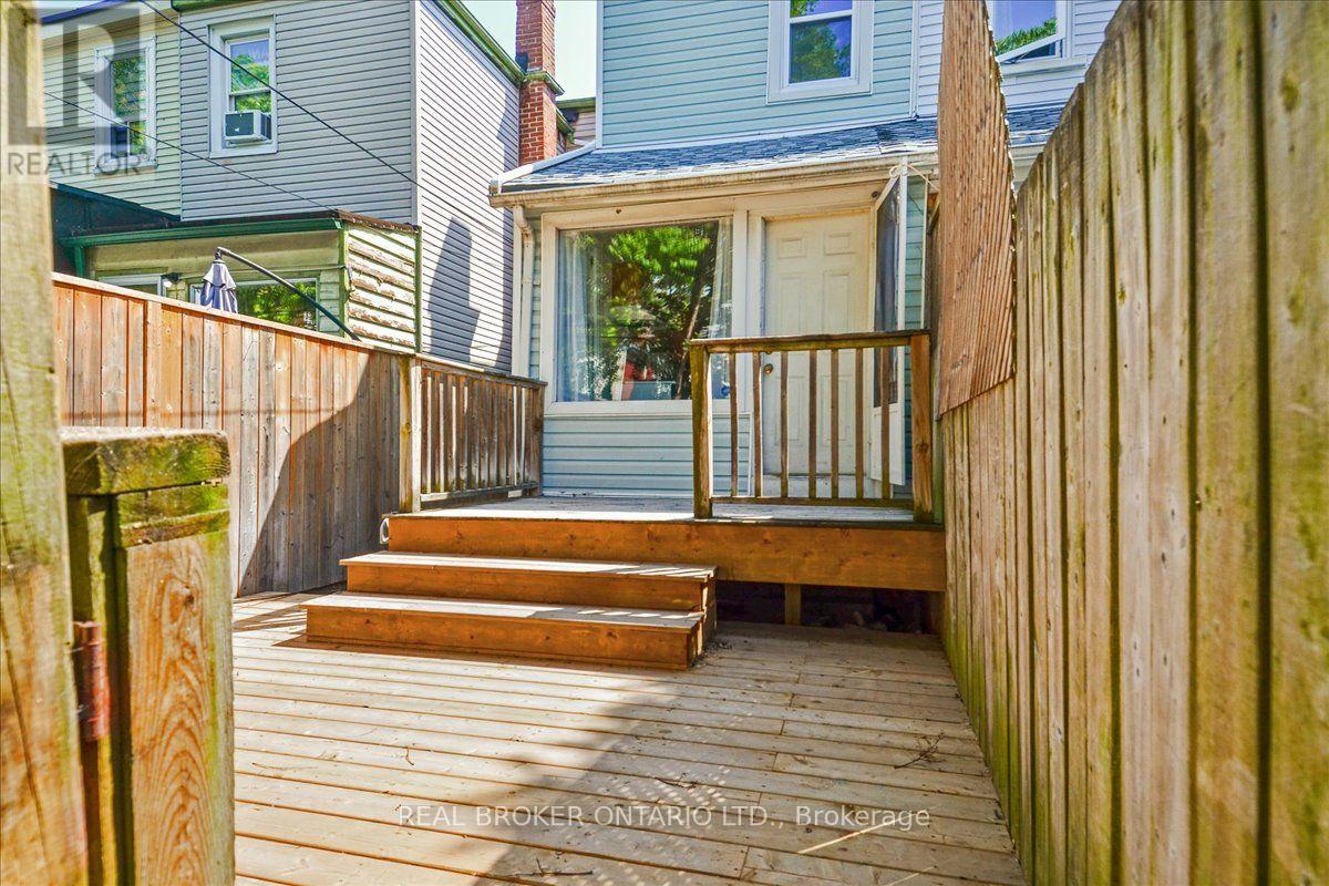 162 Jones Avenue, Toronto, Ontario M4M 3A3 - Photo 35 - E13546018