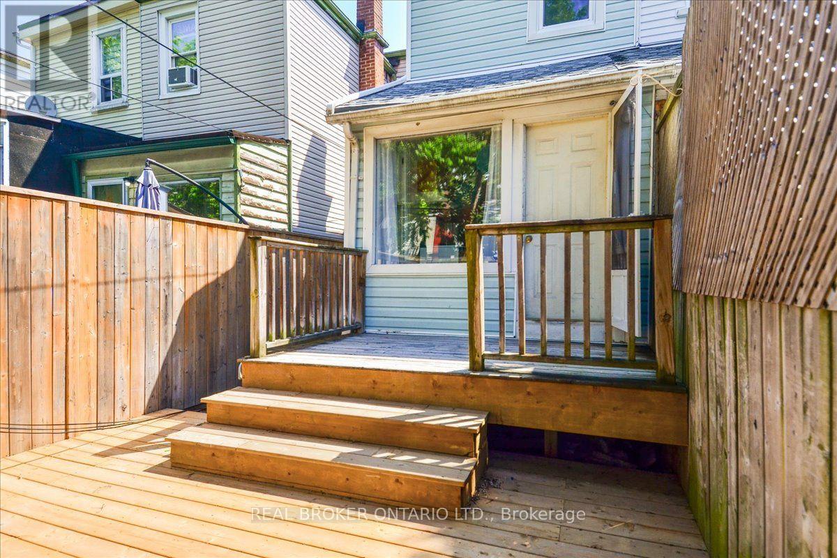 162 Jones Avenue, Toronto, Ontario M4M 3A3 - Photo 36 - E13546018