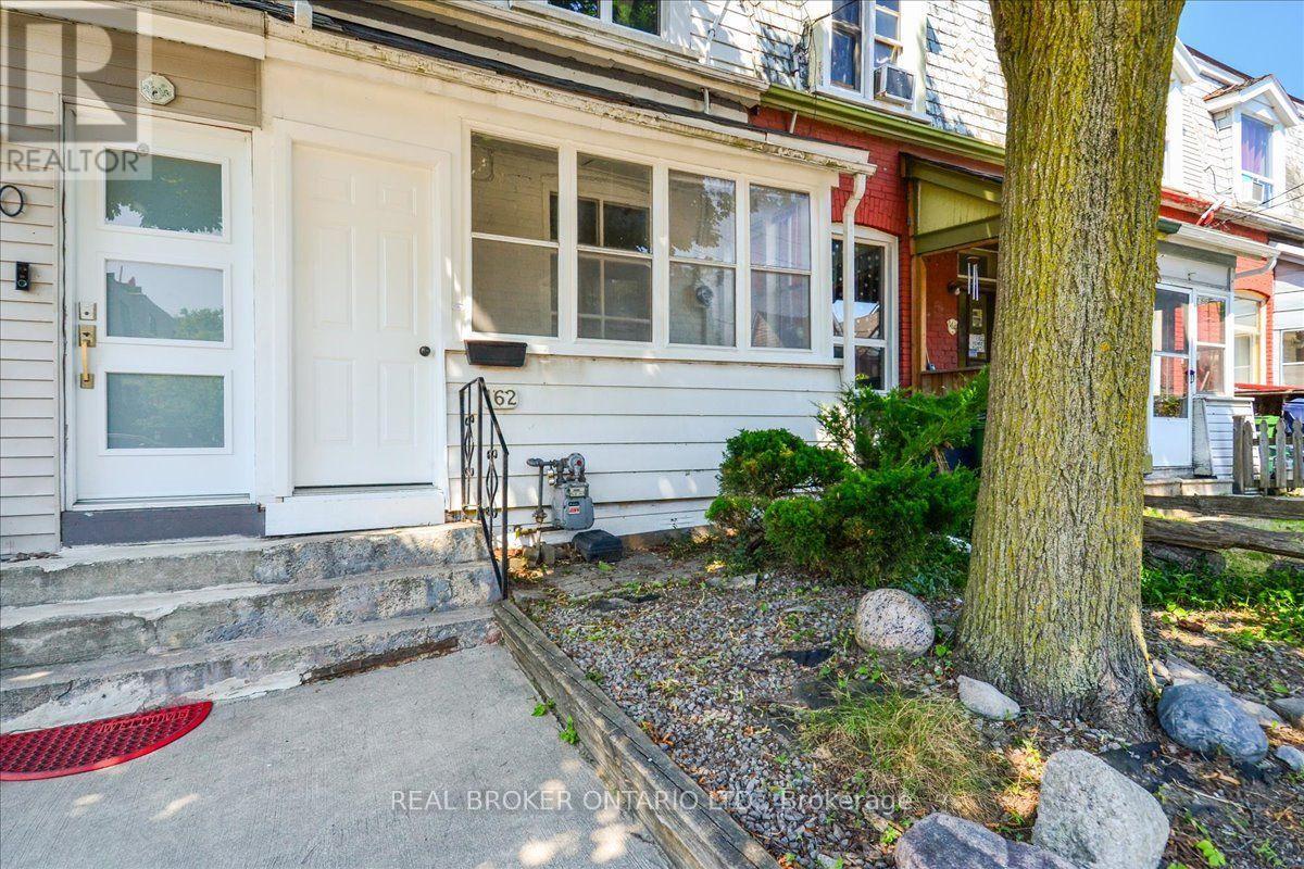 162 Jones Avenue, Toronto, Ontario M4M 3A3 - Photo 5 - E13546018