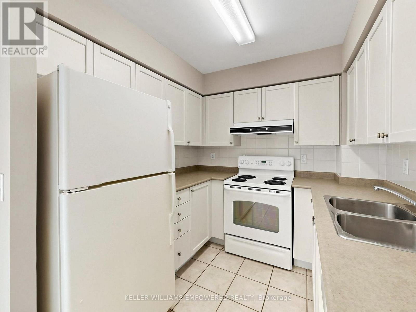 211 - 11 Oneida Crescent, Richmond Hill, Ontario  L4B 0A1 - Photo 11 - N13545922