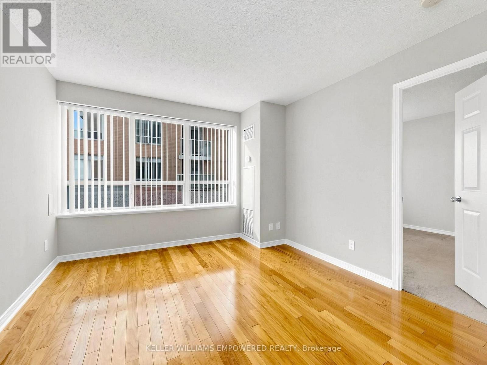 211 - 11 Oneida Crescent, Richmond Hill, Ontario  L4B 0A1 - Photo 8 - N13545922