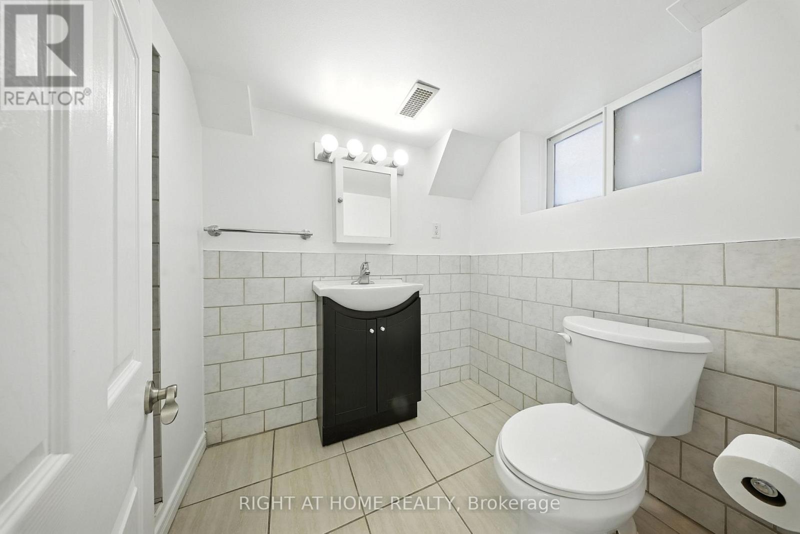 Bsmt - 169 Lawrence Avenue W, Toronto, Ontario  M5M 1A9 - Photo 3 - C13530018