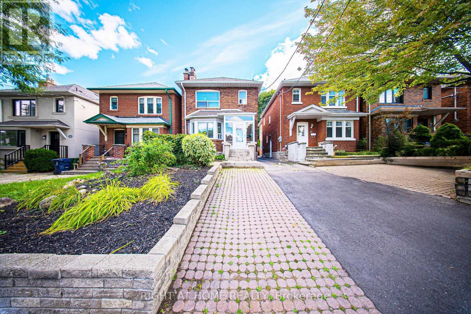 BSMT - 169 LAWRENCE AVENUE W, Toronto, Ontario
