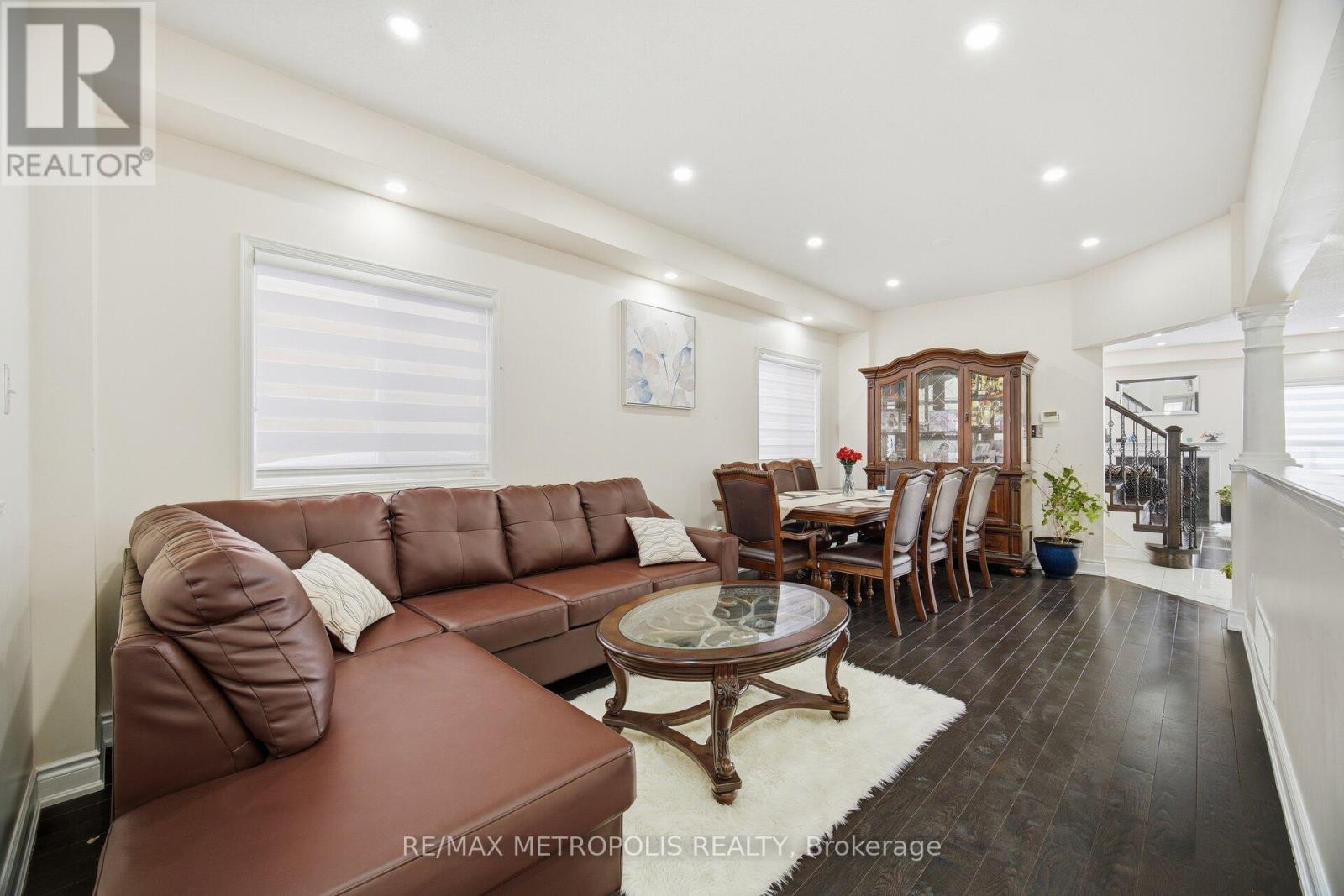 43 El Camino Way, Brampton, Ontario  L7A 3C4 - Photo 2 - W13545864