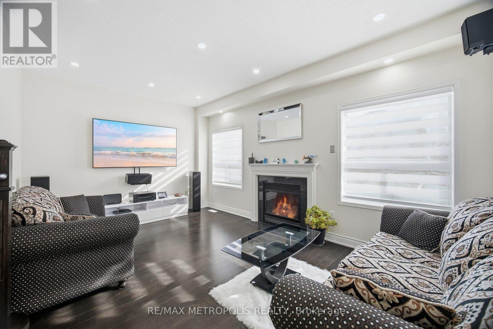 43 El Camino Way, Brampton, Ontario  L7A 3C4 - Photo 4 - W13545864