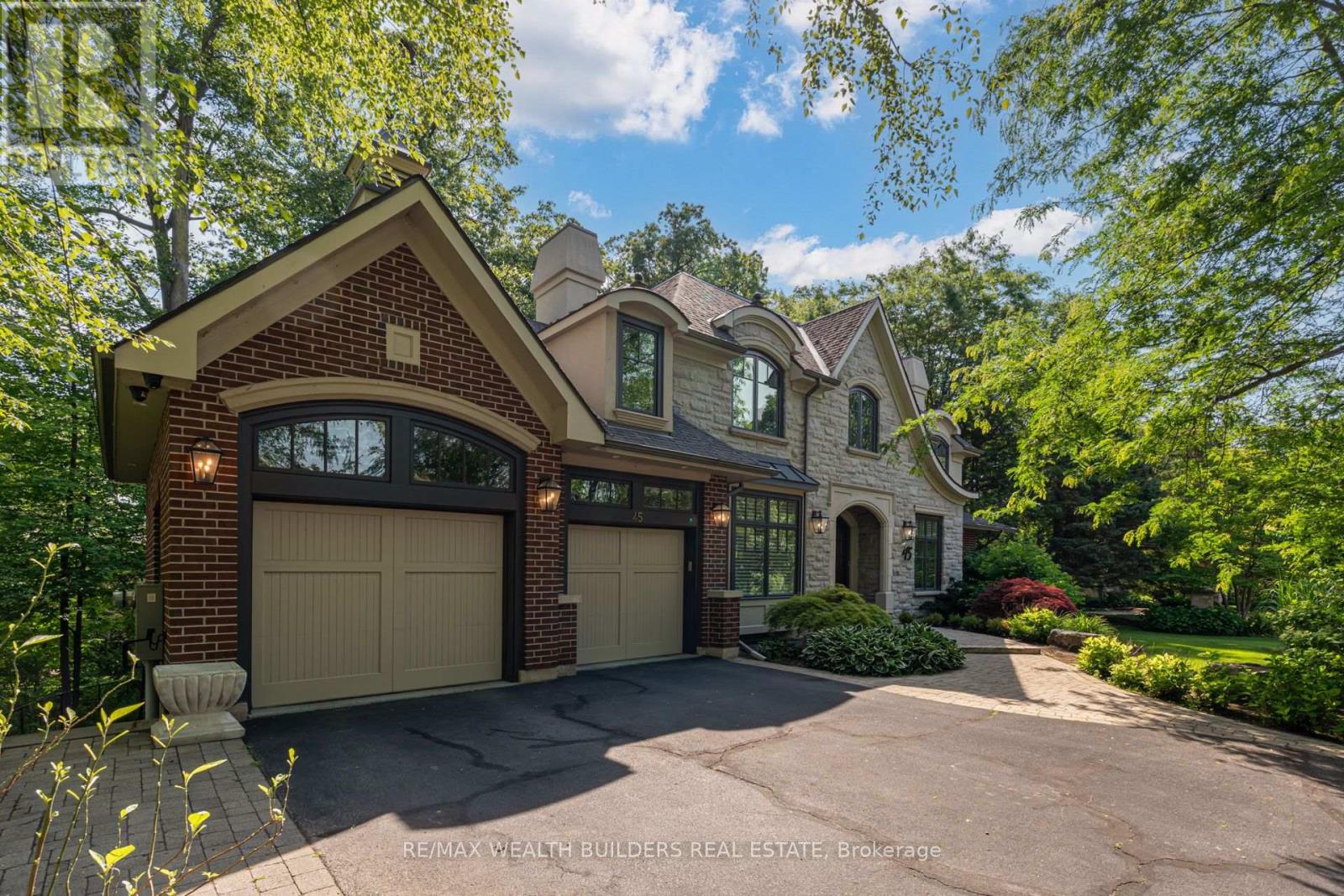 45 SHOREWOOD PLACE, Oakville (SW Southwest)