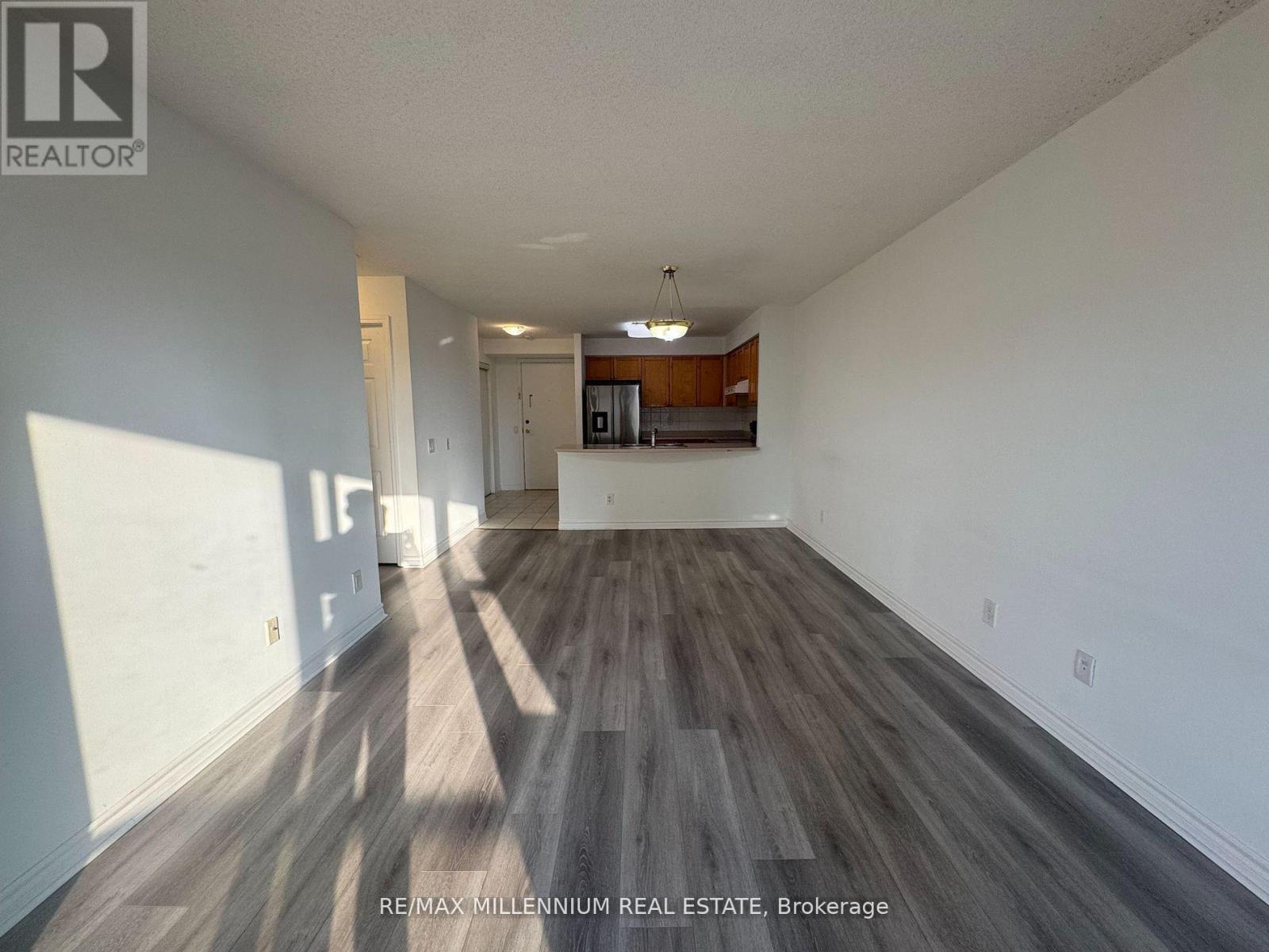 423 - 25 Kingsbridge Garden Circle, Mississauga, Ontario L5R 4B1 - Photo 14 - W13545896