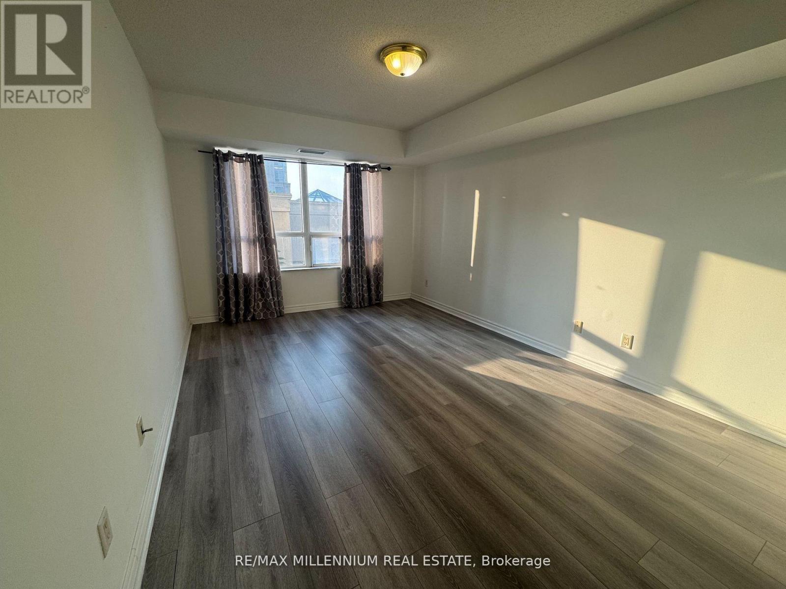 423 - 25 Kingsbridge Garden Circle, Mississauga, Ontario L5R 4B1 - Photo 21 - W13545896
