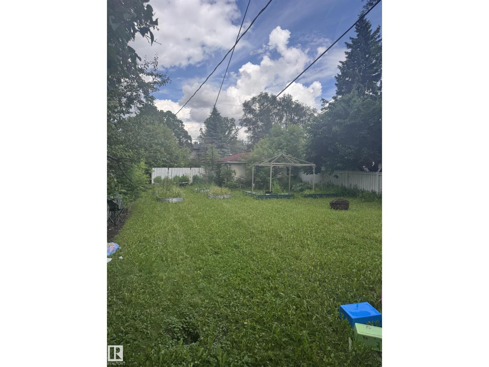 7748 83 Av NW, Edmonton, Alberta  T6C 1A4 - Photo 2 - E4498002