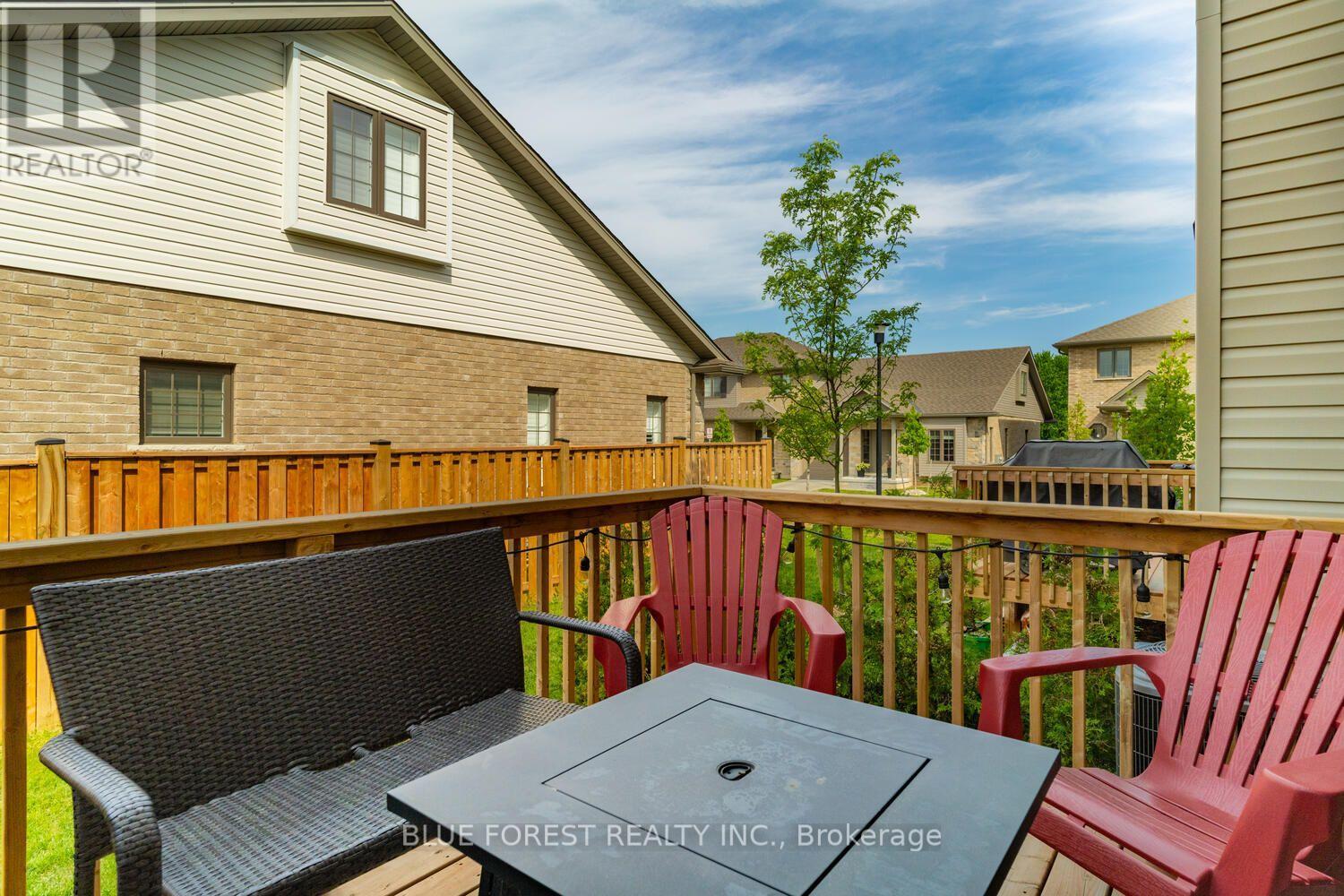 52 - 2910 TOKALA TRAIL, London North, Ontario