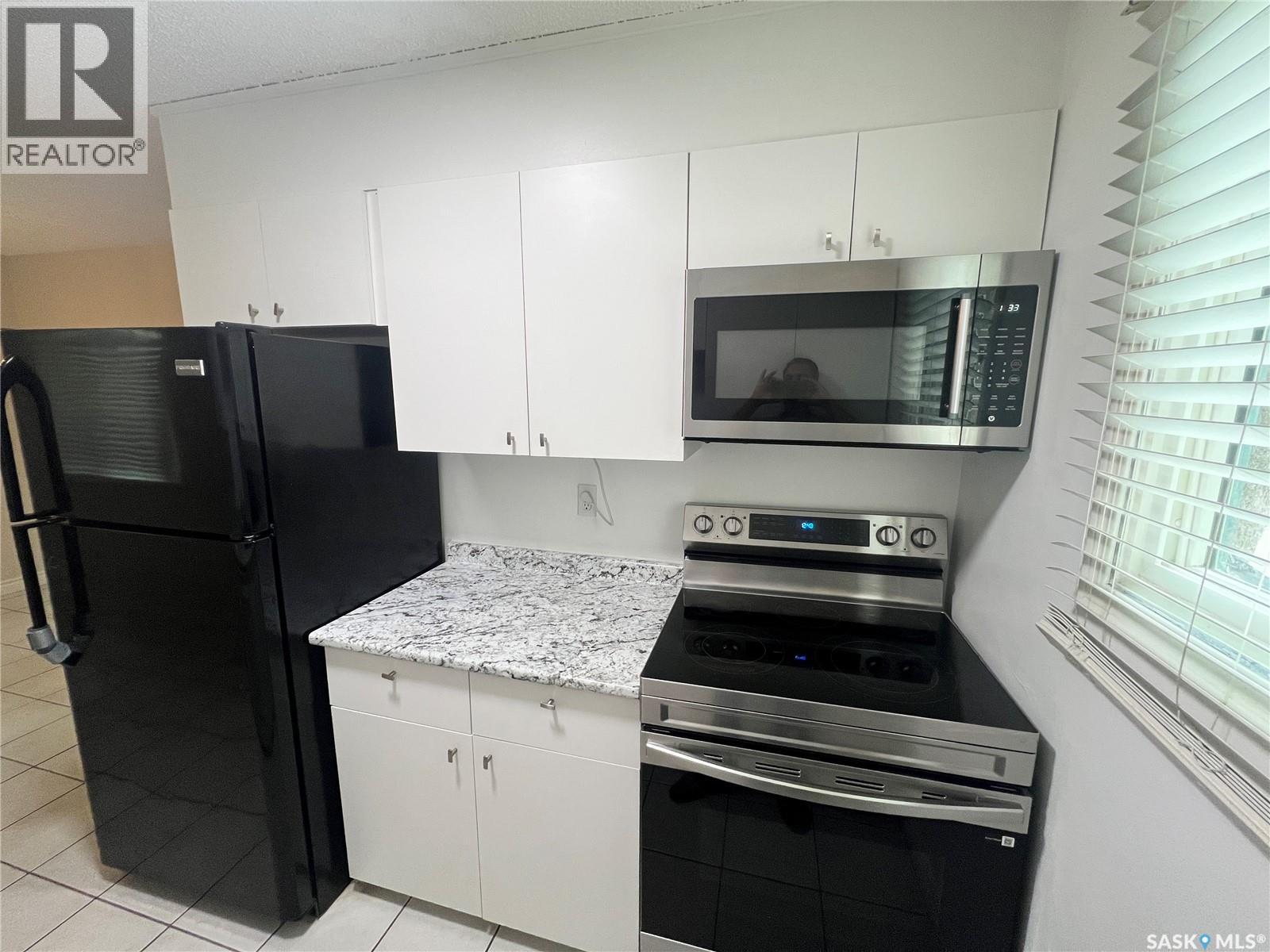 34 Killarney Way, Regina, Saskatchewan  S4S 6X8 - Photo 4 - SK042089