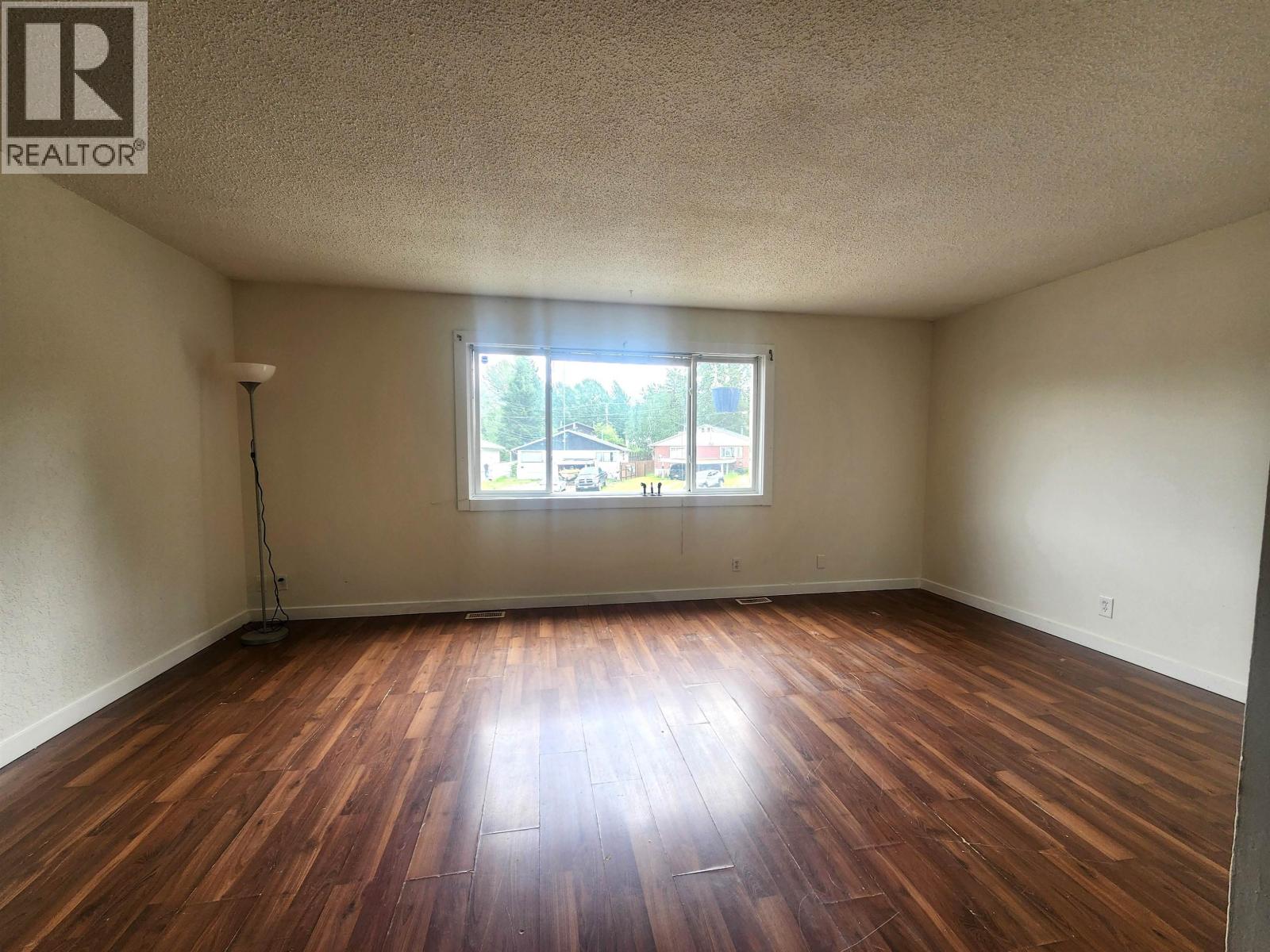2645-2647 Quince Street, Prince George, British Columbia  V2L 2H6 - Photo 2 - R3082284