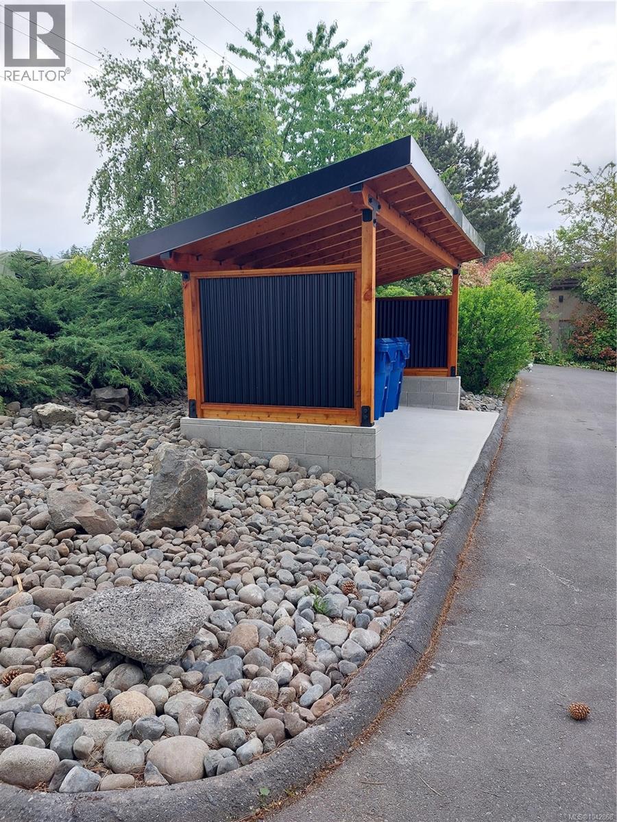 120 4252 Commerce Cir, Saanich, British Columbia  V8Z 4M2 - Photo 21 - 1042868