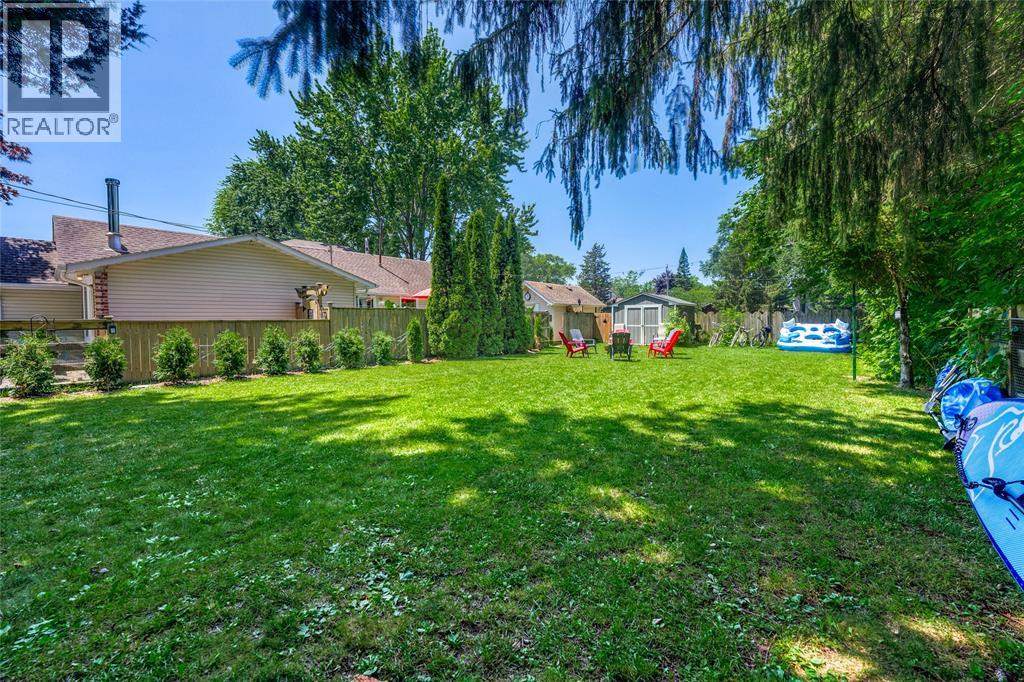 2021 Bay Street, Sarnia, Ontario  N0N 1C0 - Photo 6 - 26016574