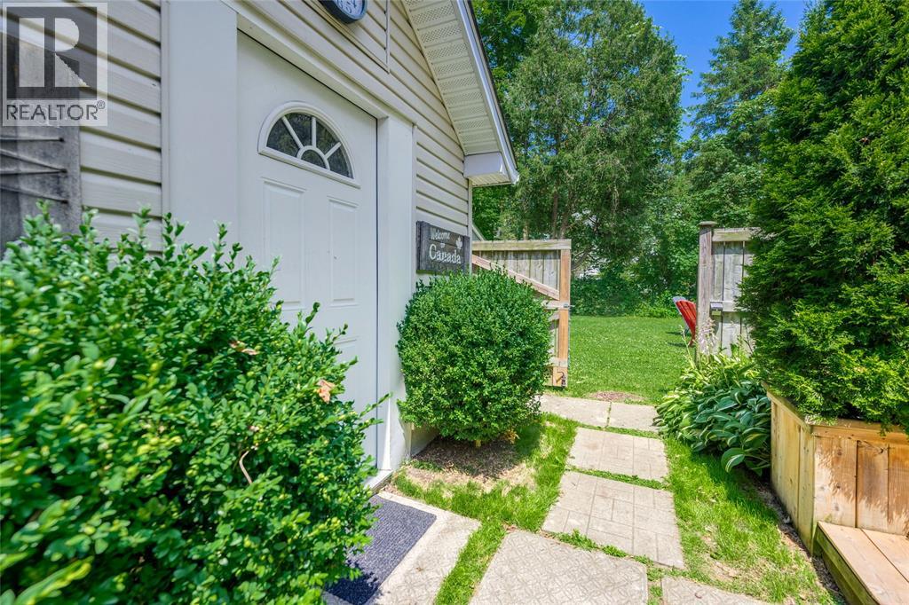 2019 Bay Street, Sarnia, Ontario  N0N 1C0 - Photo 20 - 26016551