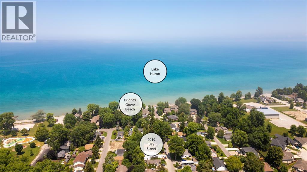 2019 Bay Street, Sarnia, Ontario  N0N 1C0 - Photo 3 - 26016551