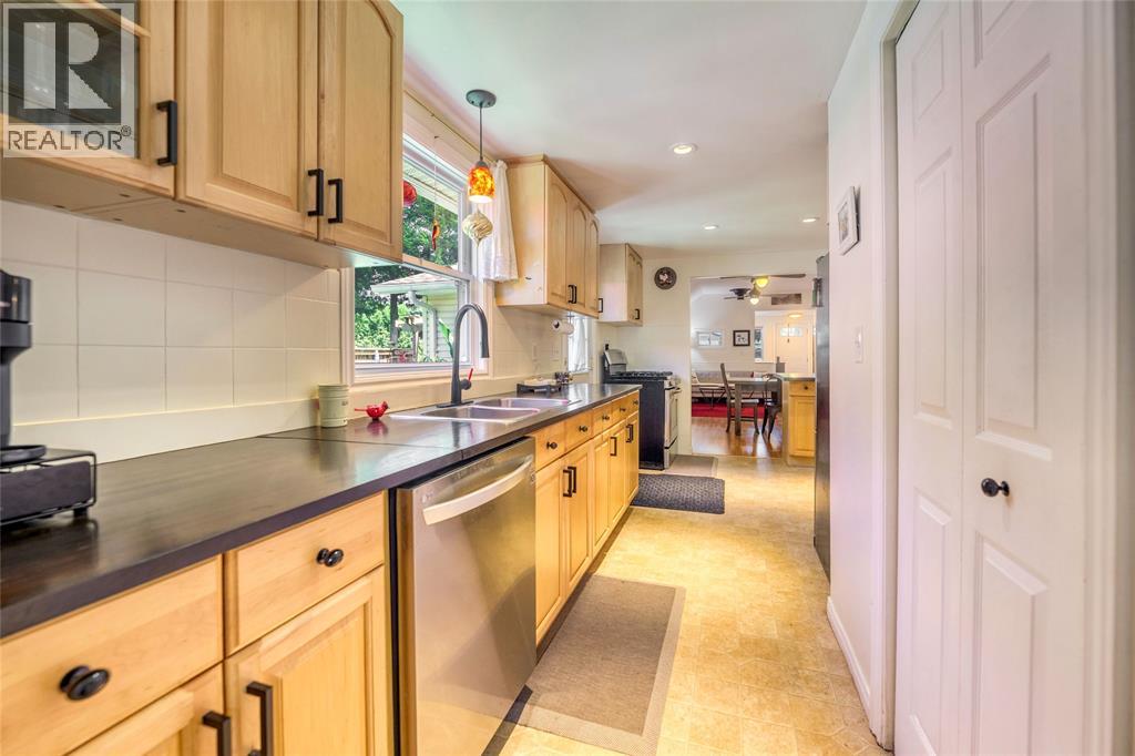 2019 Bay Street, Sarnia, Ontario  N0N 1C0 - Photo 36 - 26016551