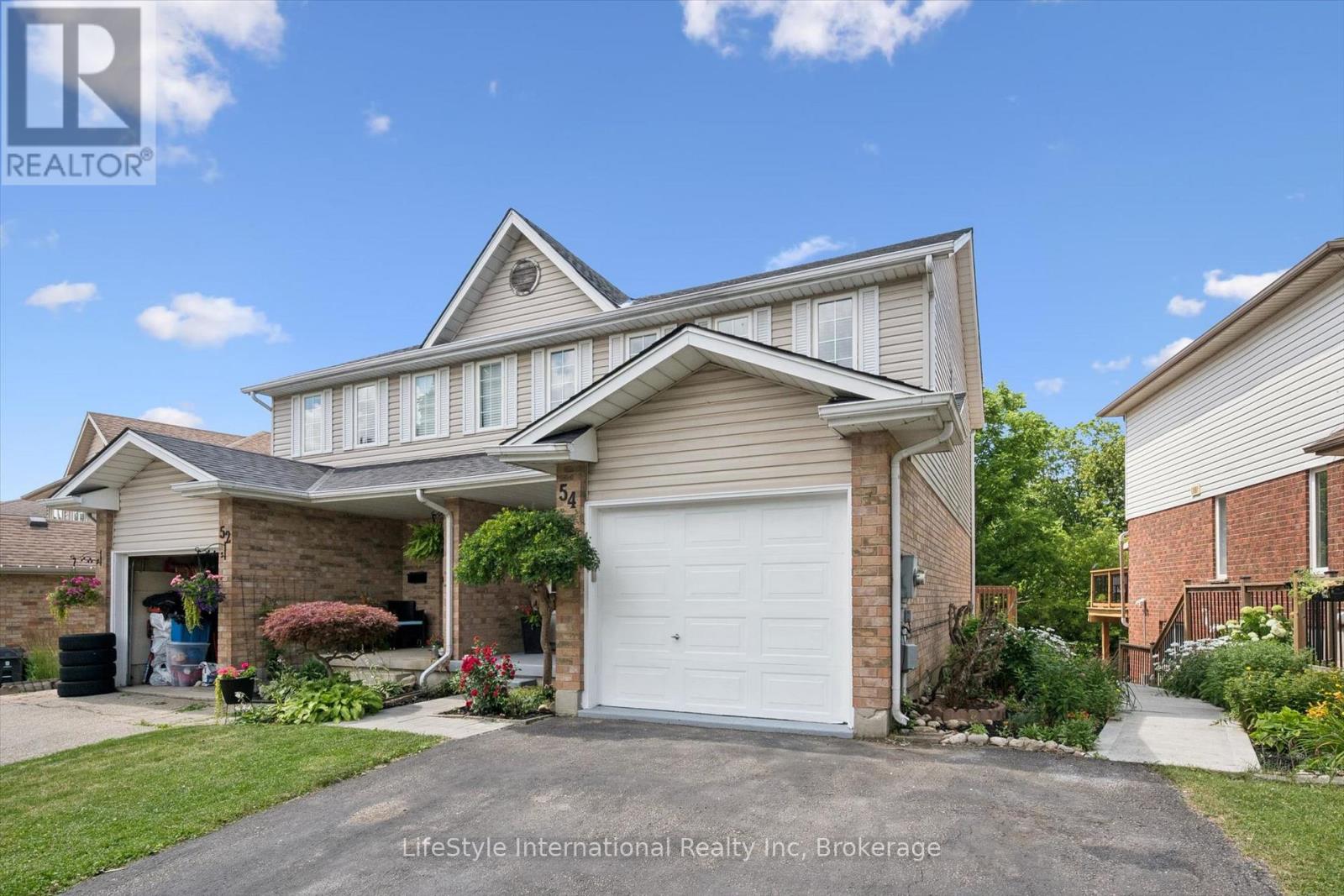 54 Chesterton Lane, Guelph, Ontario  N1E 6S8 - Photo 3 - X13546132