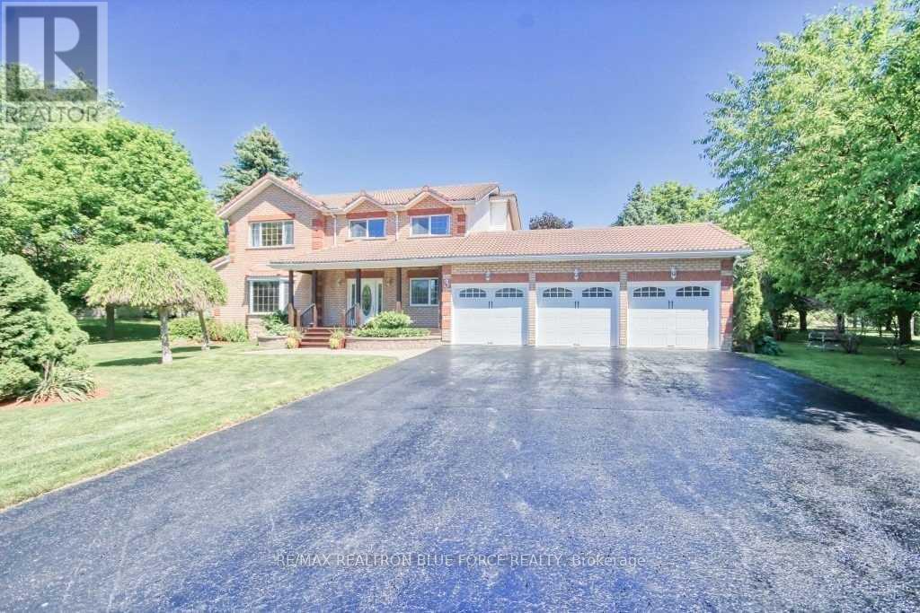 3 TAUNUS COURT, Clarington (Bowmanville)