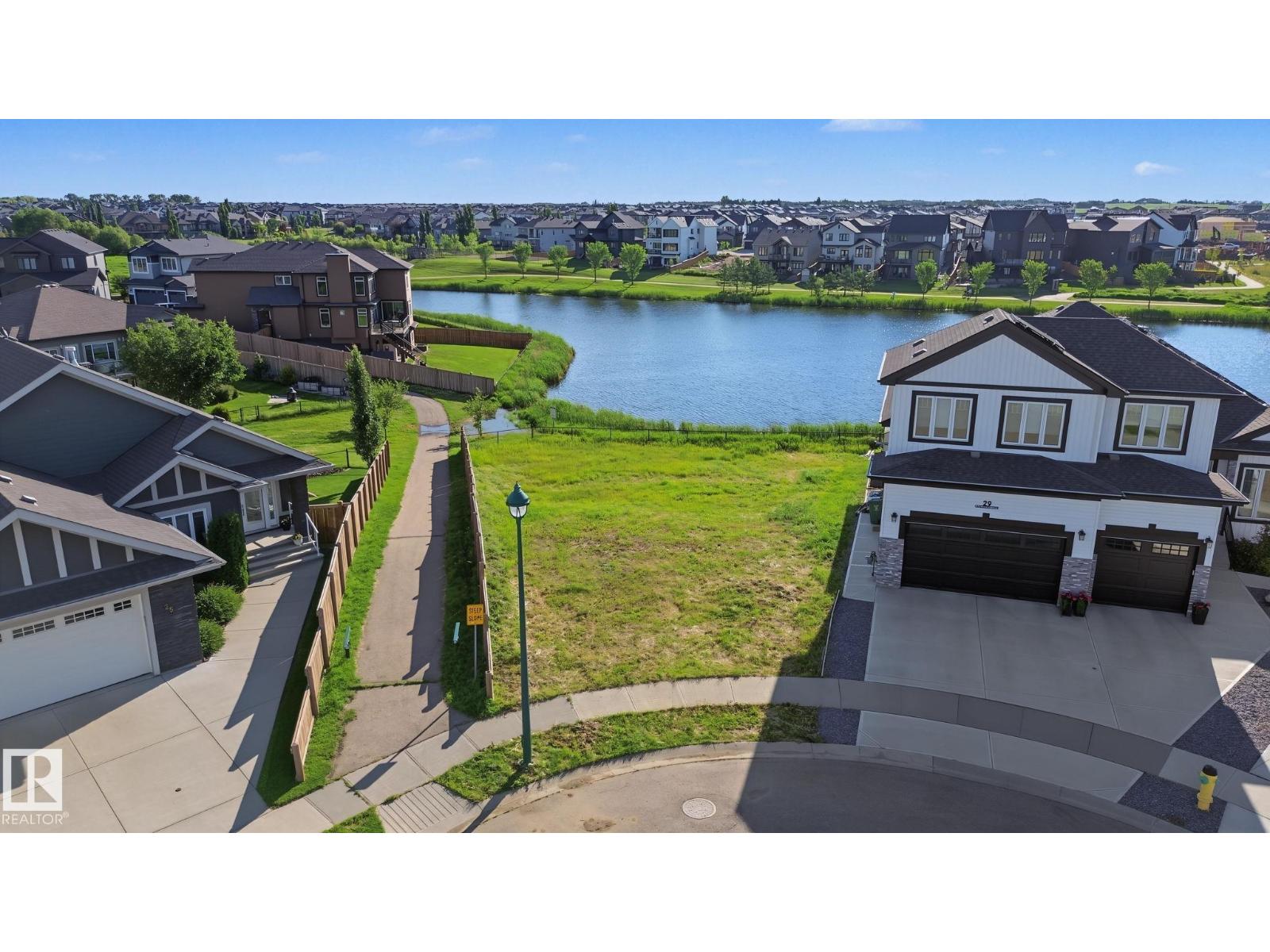 27 LAKESHORE CV, Beaumont