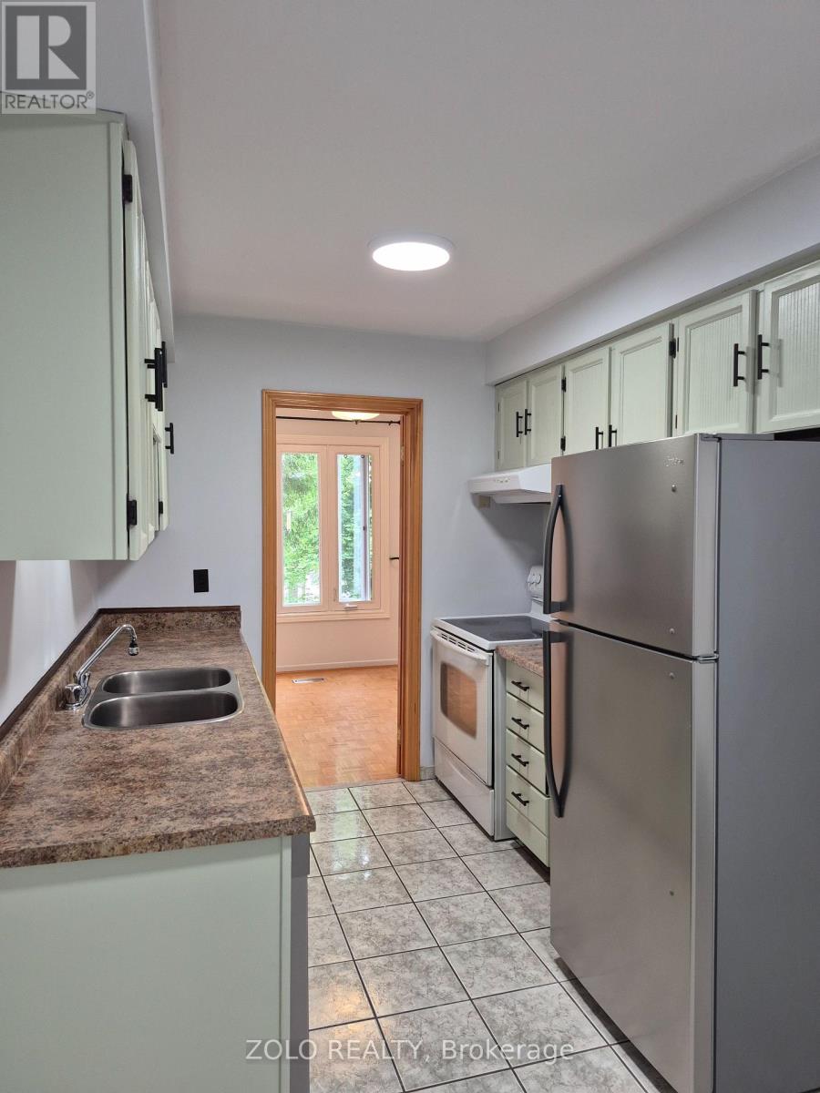 77 Colleen Street, Vaughan (Crestwood-Springfarm-Yorkhill), Ontario  L4J 5G6 - Photo 12 - N13546152