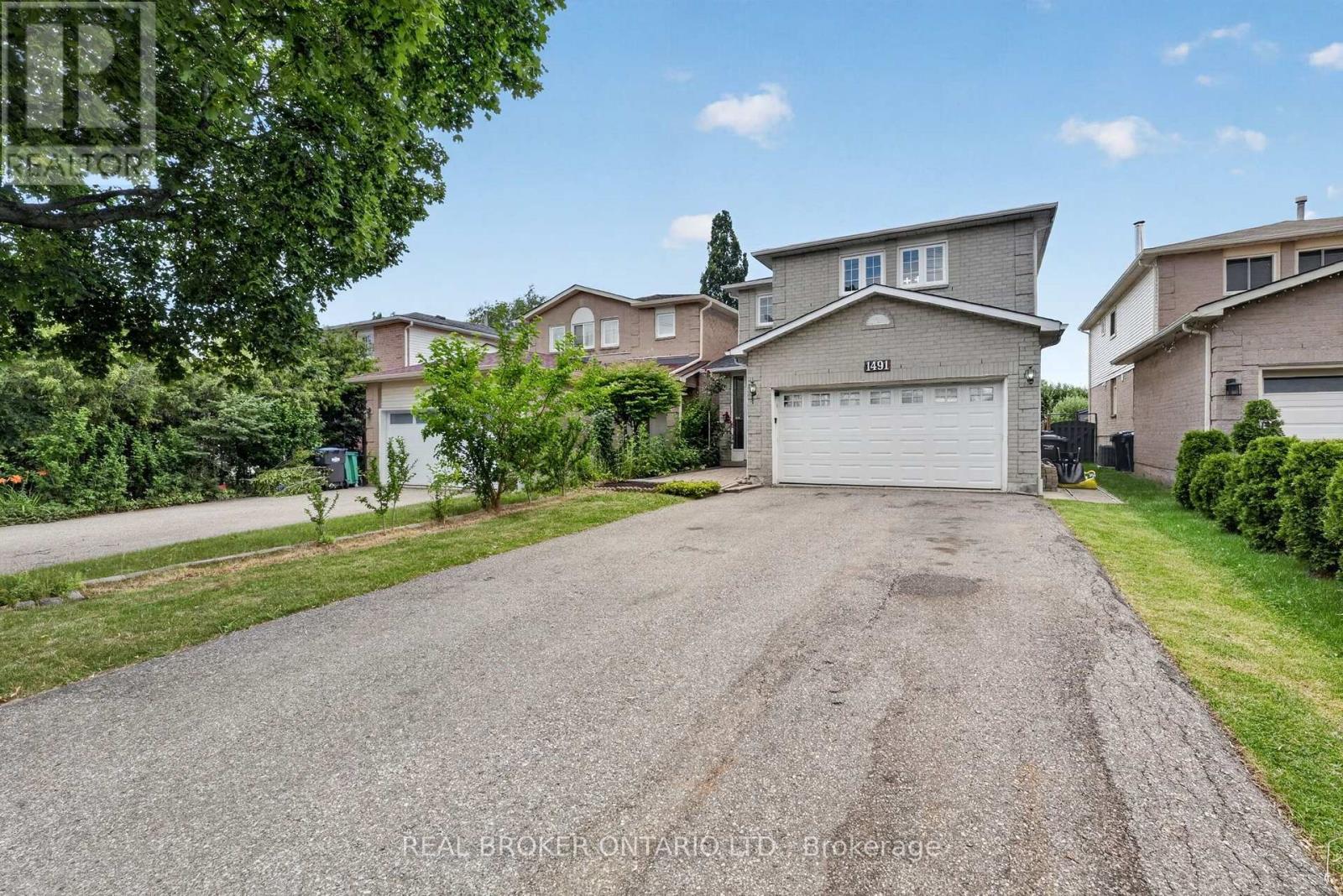 1491 Evenside Crescent, Mississauga, Ontario L5M 3Y3 - Photo 2 - W13546144