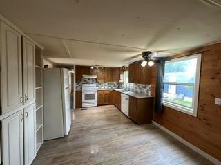 16 412 Seine Avenue, Lorette, Manitoba  R5K 1A7 - Photo 11 - 202615852