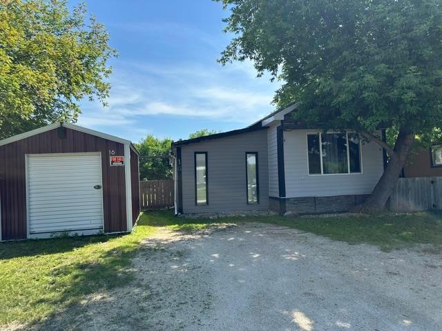 16 412 Seine Avenue, Lorette, Manitoba  R5K 1A7 - Photo 17 - 202615852