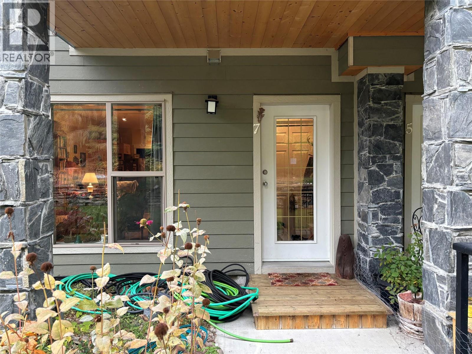 912 Slocan Street Unit# 7, Slocan, British Columbia V0G 2C0 - Photo 1 - 10394120