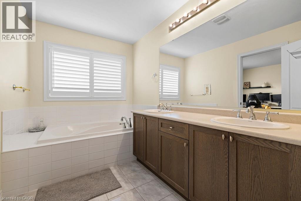 4670 Thomas Alton Boulevard, Burlington, Ontario  L7M 0G1 - Photo 27 - 40841421