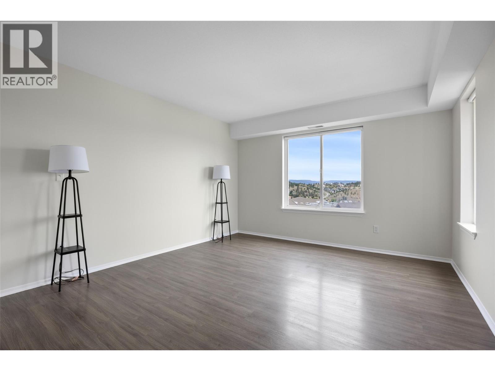 1185 Hugh Allan Drive Unit# 213 — photo 8