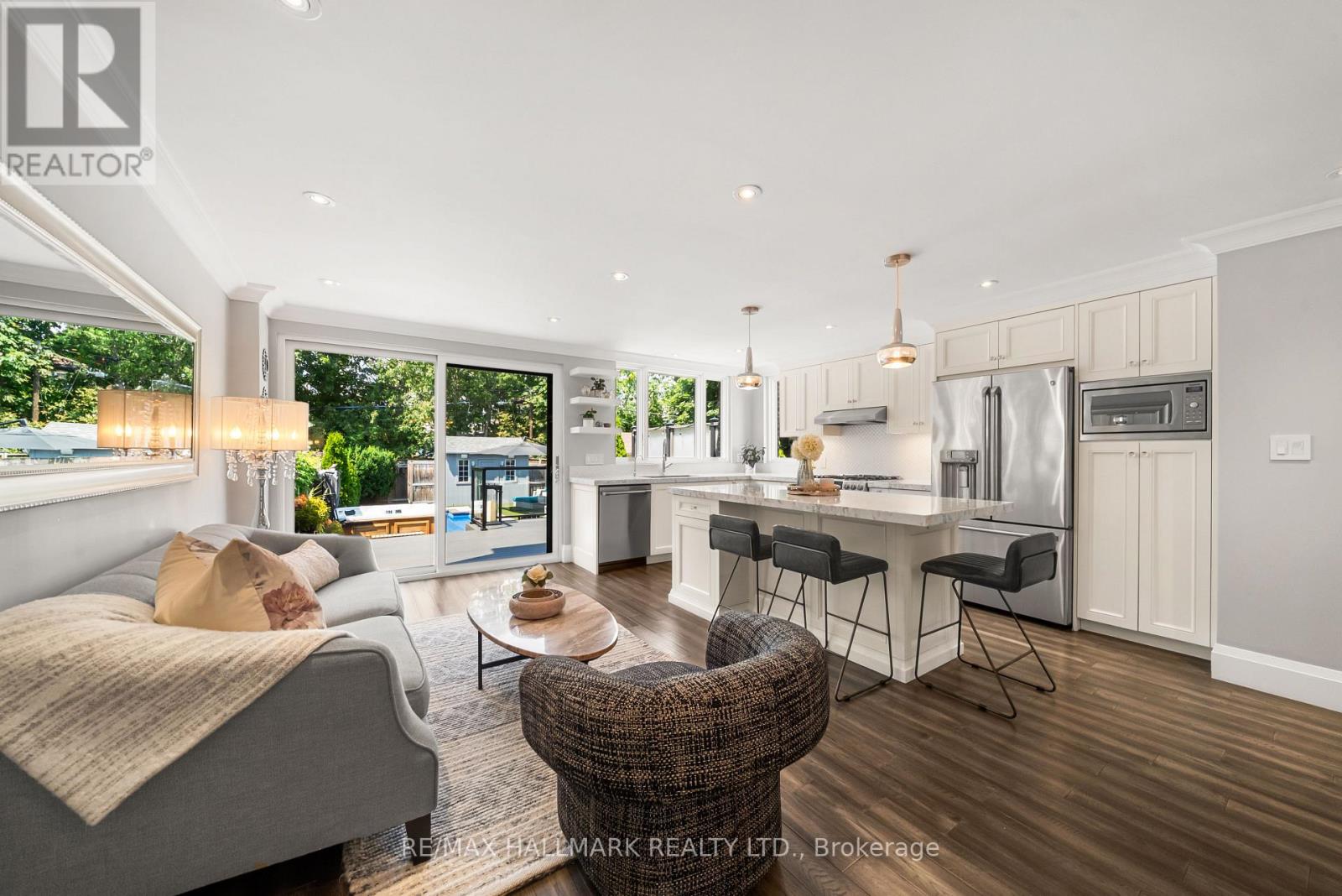 214 Divadale Drive, Toronto, Ontario  M4G 2P7 - Photo 11 - C13546256