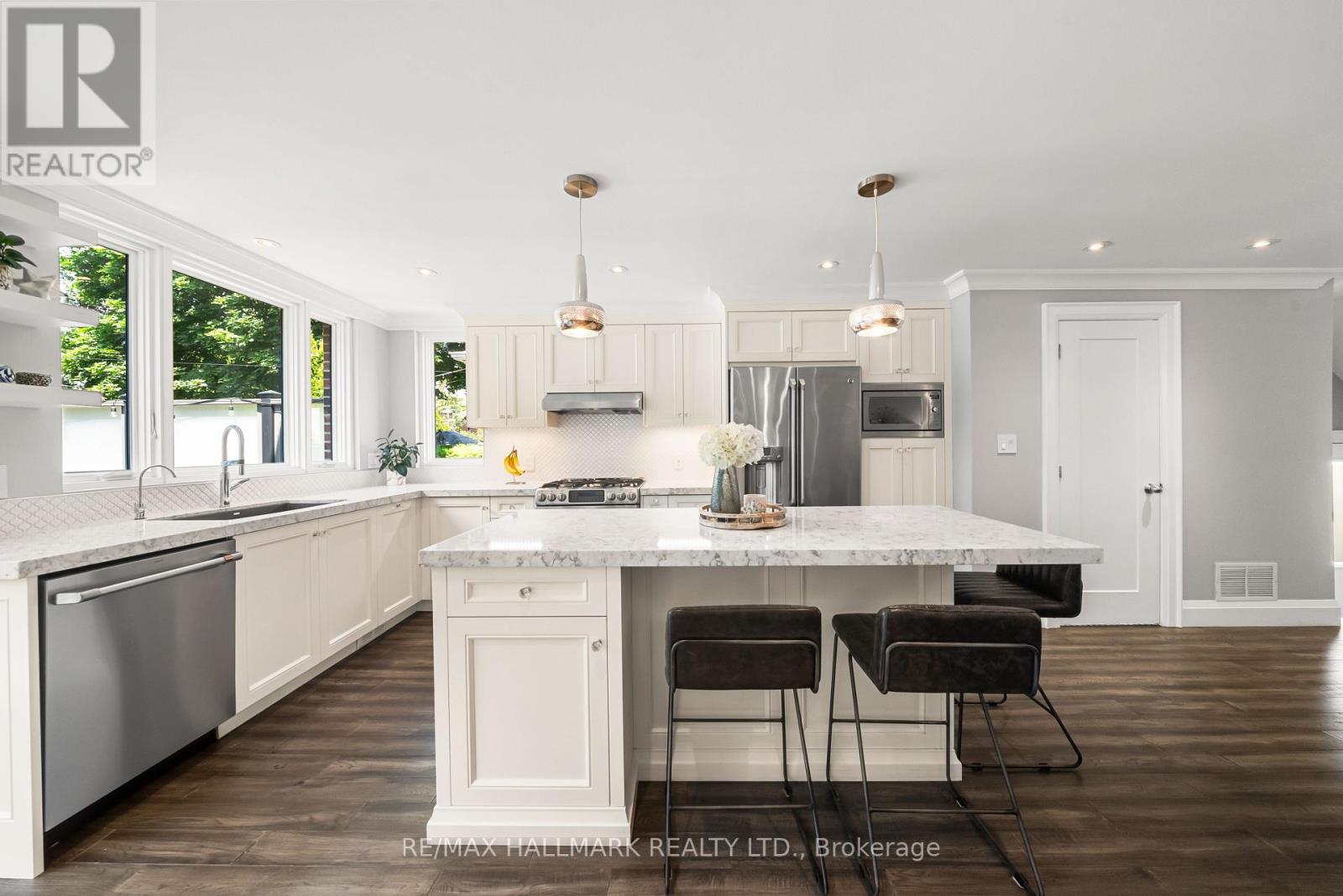 214 Divadale Drive, Toronto, Ontario  M4G 2P7 - Photo 14 - C13546256