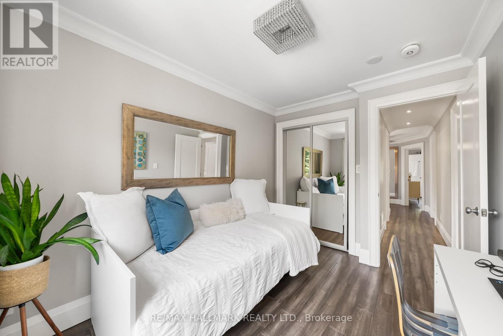 214 Divadale Drive, Toronto, Ontario  M4G 2P7 - Photo 24 - C13546256